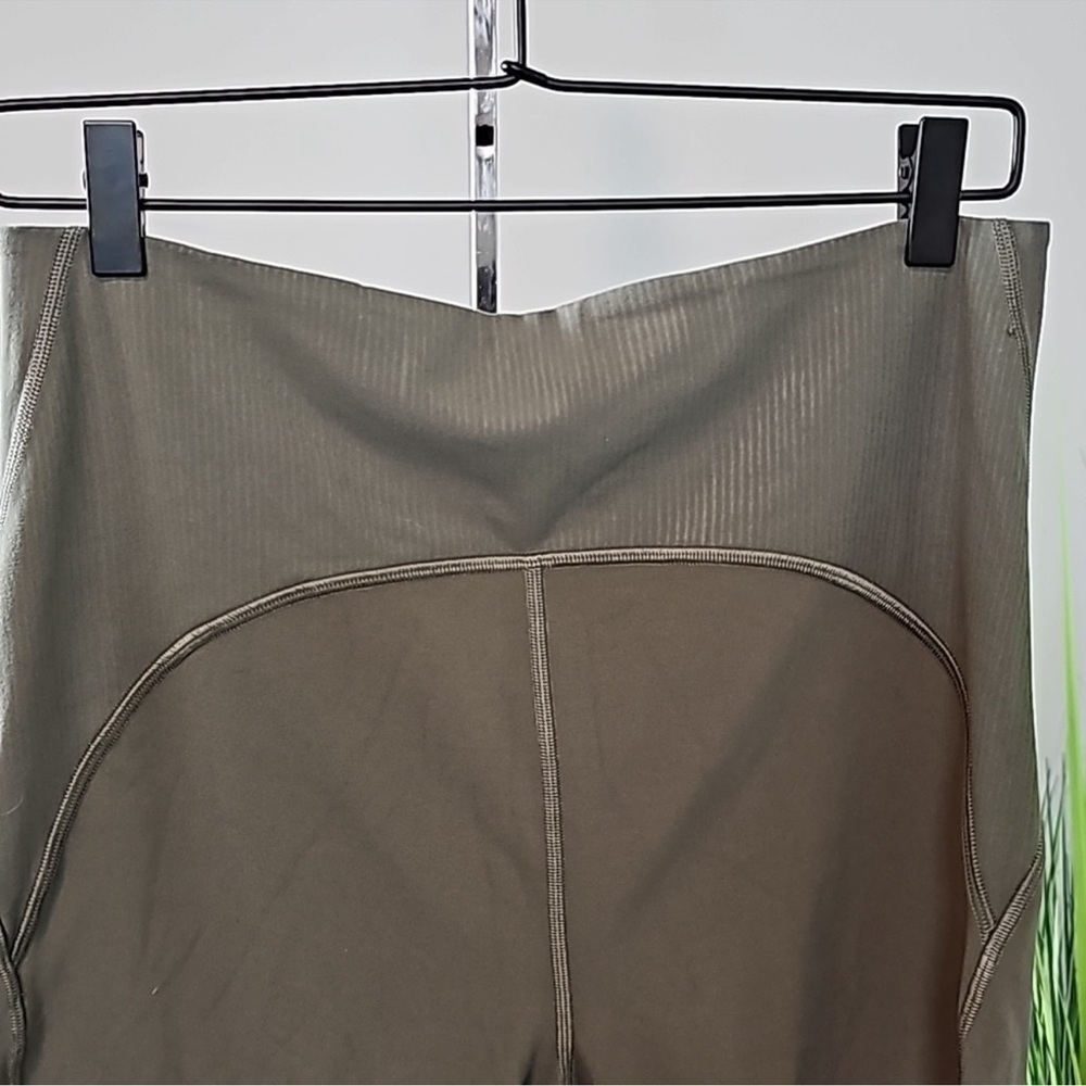 Lululemon Blissful Bend Super High-Rise Short 8" in Army Green - Picture 3 of 10